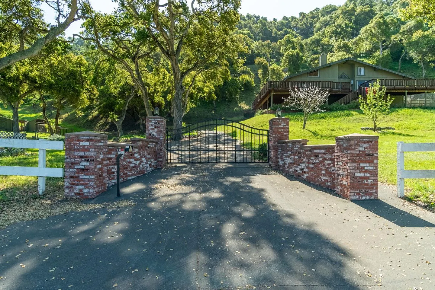 163 Old Stage Rd photo 1