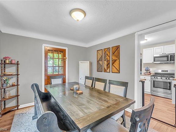 5th image of 27645 Butternut Ridge Rd