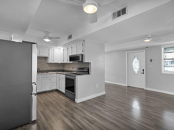 4th image of 5048 NE 14th Terrace