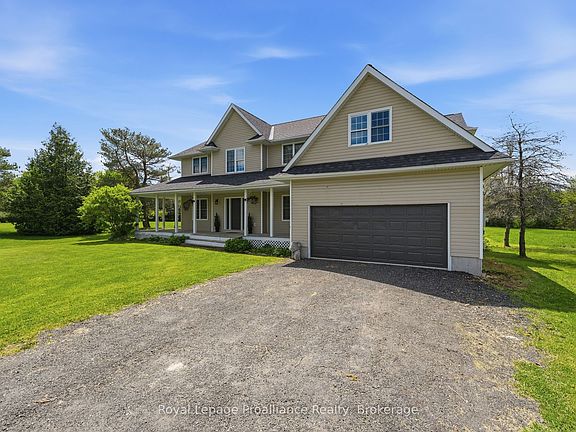 3rd image of 3937 Larose Cres