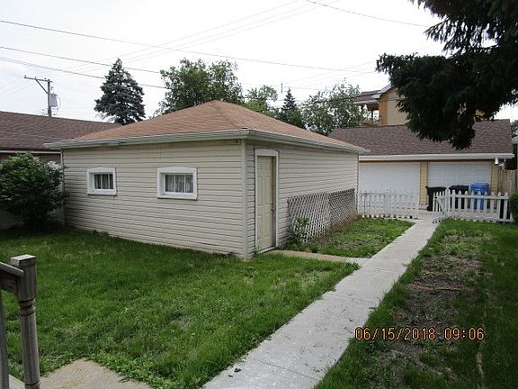2nd image of 2915 N Oak Park Ave