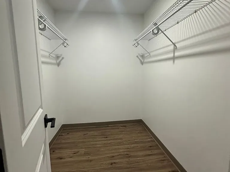 University Park Apartments near Cornell University — Photo 610