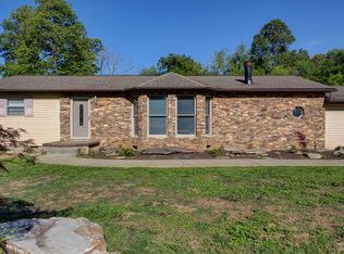 203 Reba Ave, Harriman, TN 37748