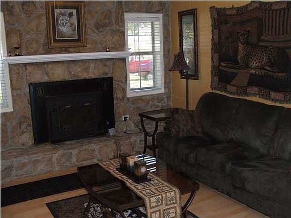2nd image of 3401 Marguerite Dr