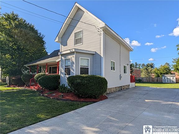 2nd image of 54 Maple Ave