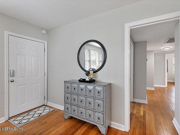 3rd image of 4334 REDWOOD Avenue