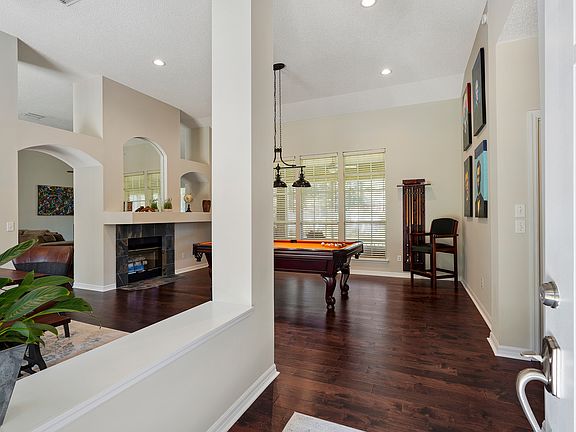 5th image of 104 Bracken Ct