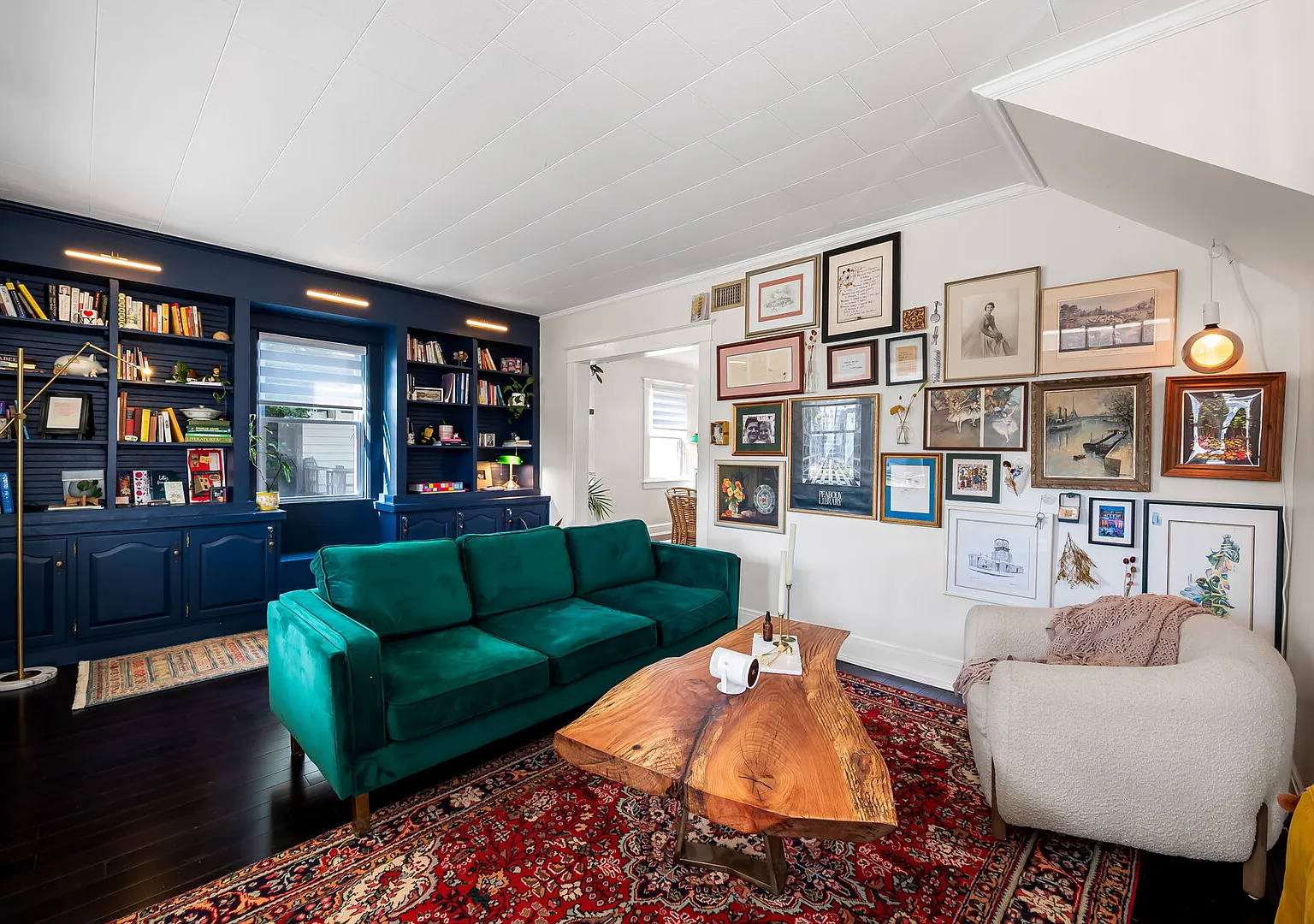 Charming Urban Retreat — Photo 2