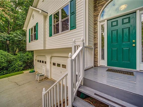 4th image of 1590 Larkwood Dr