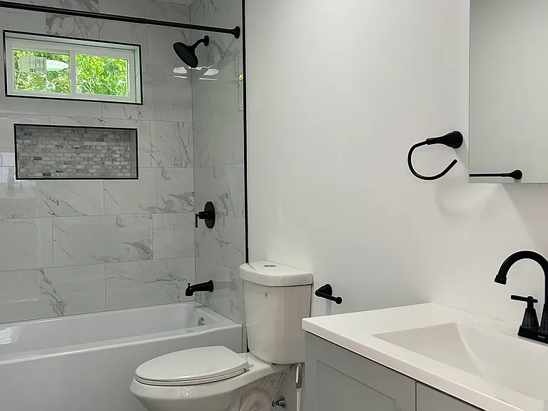 143 W Clifford St #1 — Photo 8