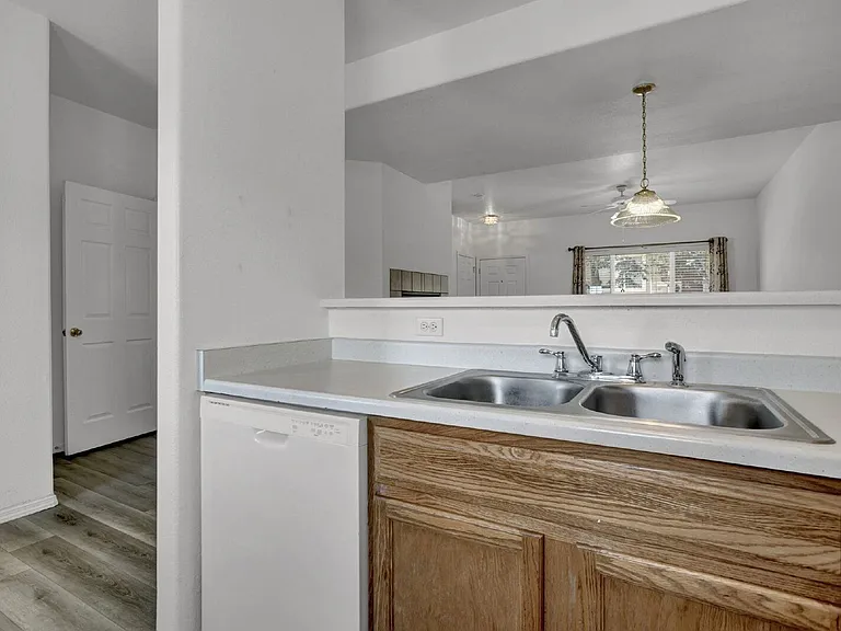 6769 Rio Bravo Grv — Photo 11
