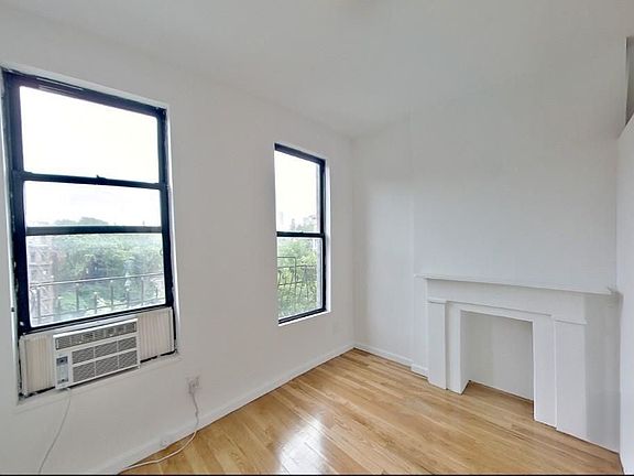 2nd image of 7 Carmine St APT 17
