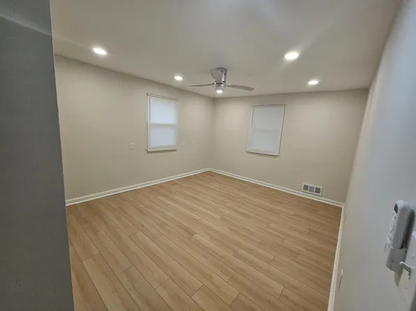 220 University Blvd E, Silver Spring, MD 20901