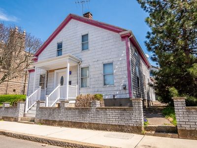 255 Purchase St, Fall River, MA, 02720