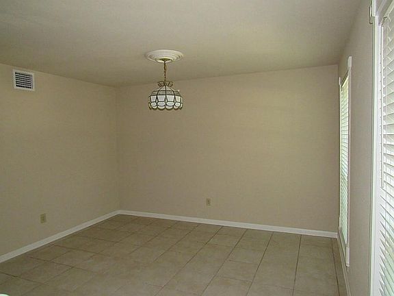 5th image of 2818 Golden Leaf Dr