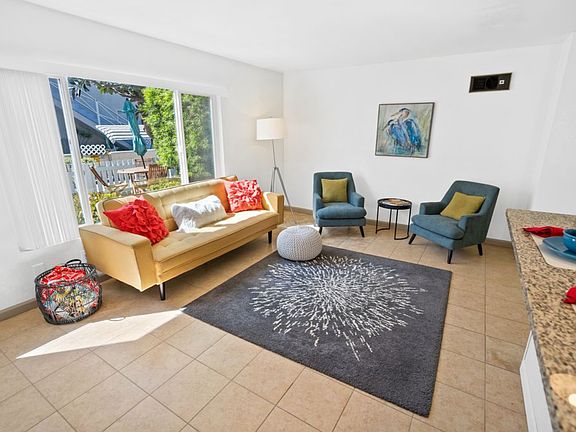 5th image of 830 Jamaica Ct
