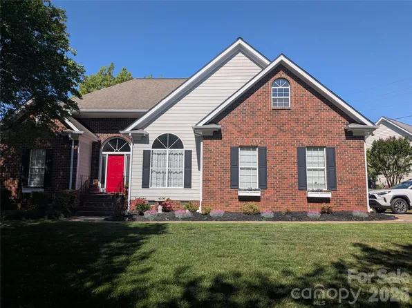 13827 Lymington Ct, Mint Hill, NC 28227