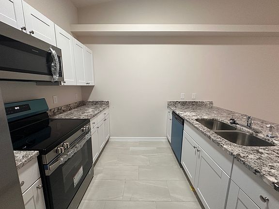 3rd image of 2106 Andalusia Blvd