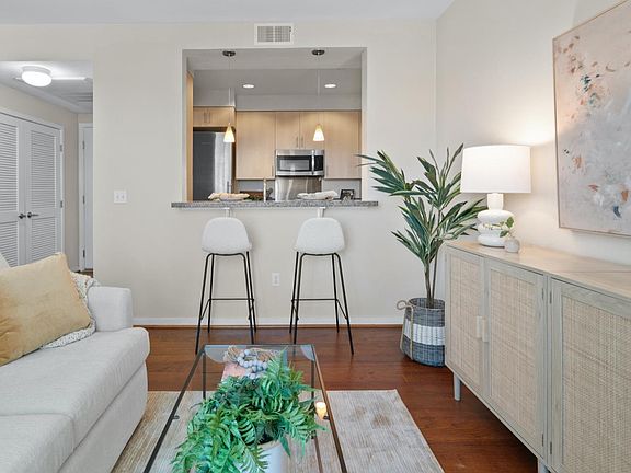 5th image of 1066 41st Ave Unit A201