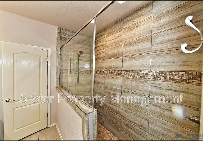 1908 William Caples St — Photo 23