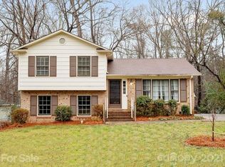 11317 Hallmark Dr, Matthews, NC 28105