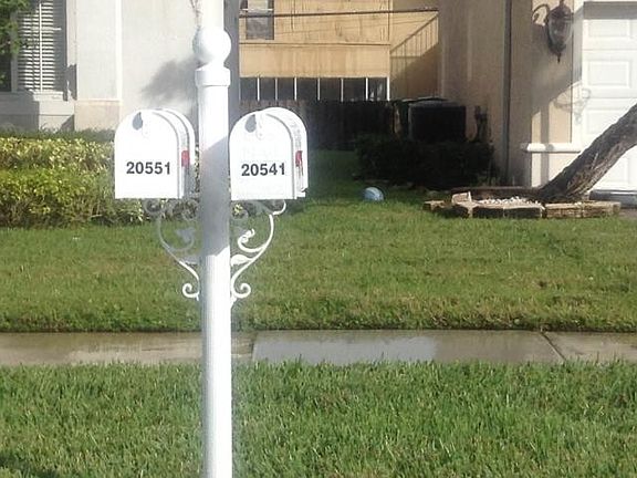 5th image of 20541 NW 7th Ct