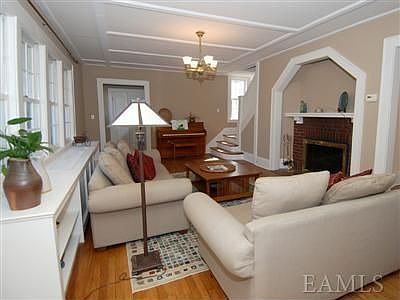 3rd image of 72 Pinebrook Dr