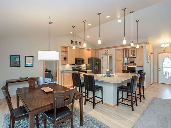 5th image of 2126 Glen Oaks Dr