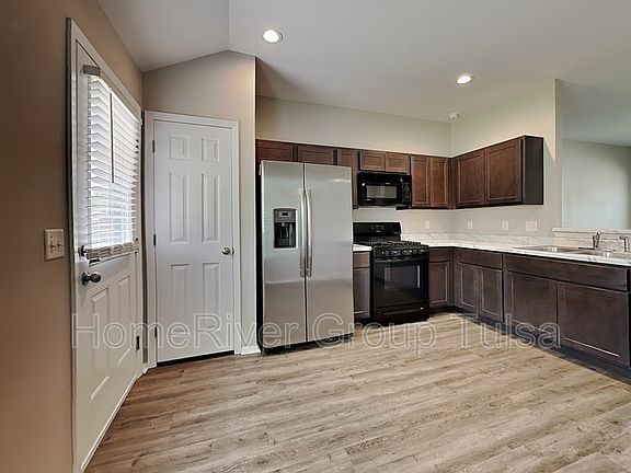 4th image of 14823 S 276th East Ave