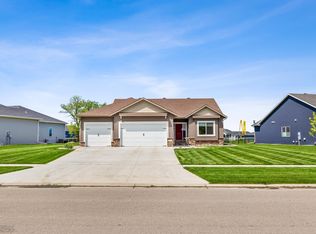 8837 Lost River Rd, Horace, ND 58047