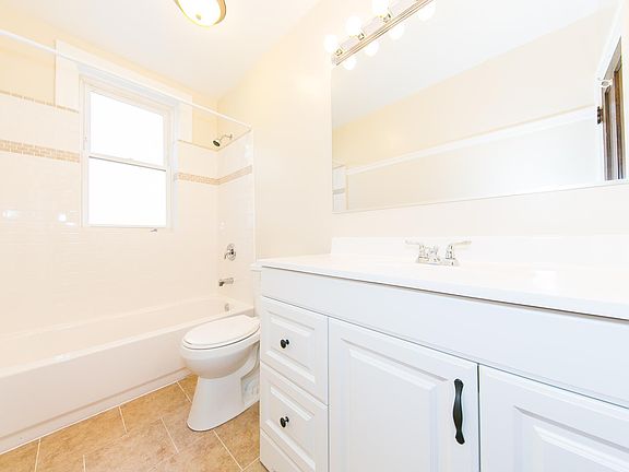 3rd image of 4859 N Paulina St #A_1