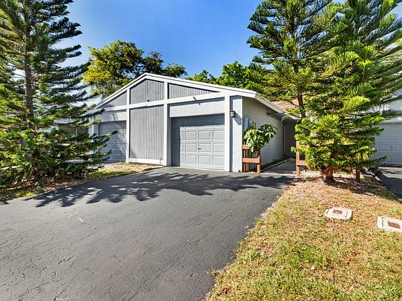 3rd image of 7839 NW 41st St