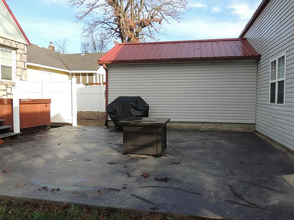 3rd image of 625 S Jefferson St