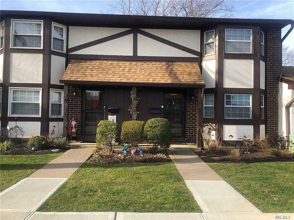 1st image of 133 Greenmeadow Dr #133