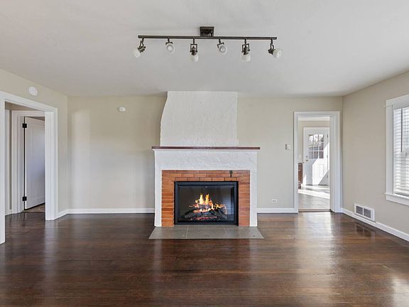 4th image of 1014 NE Hembree St