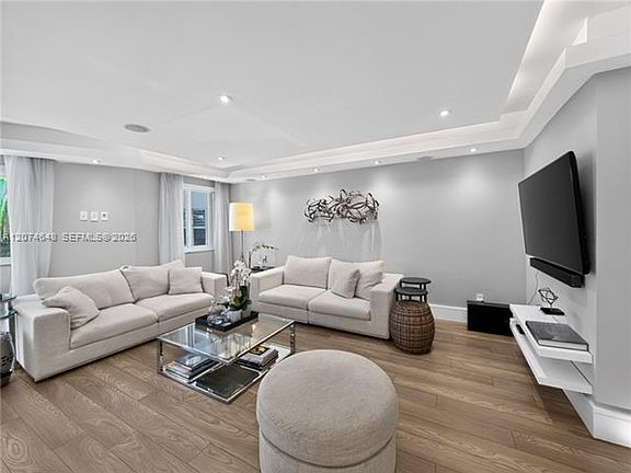 4th image of 10190 Collins Ave #Cu-204