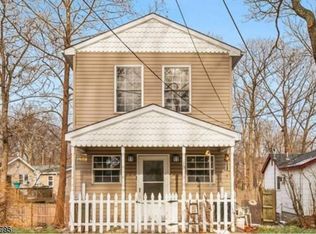 13 Rutgers Way, Hopatcong, NJ 07843