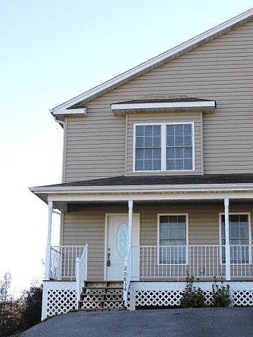 1st image of 20834 Meadowbrook Dr