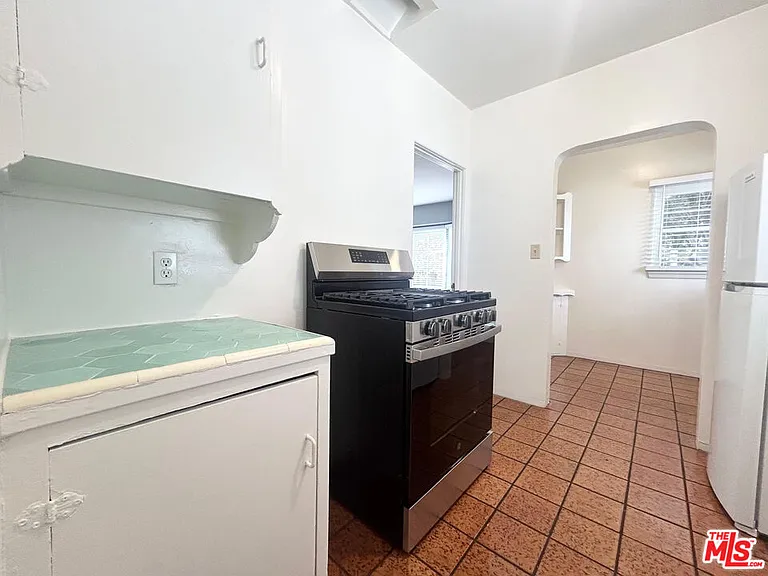 940 Milwood Ave — Photo 7
