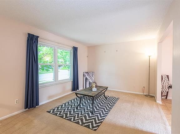 4th image of 7109 N Shannon Ave