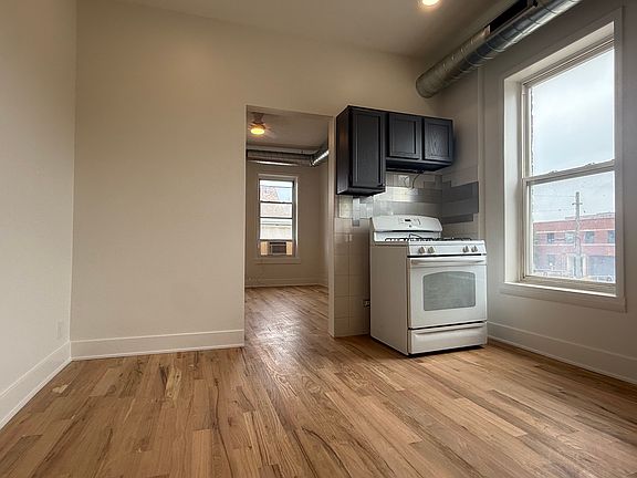 2nd image of 2013 S Loomis St #2R