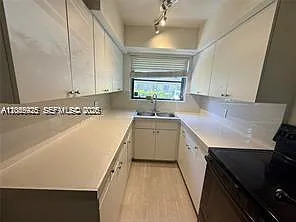 1315 N 19th Ave #2 — Photo 8