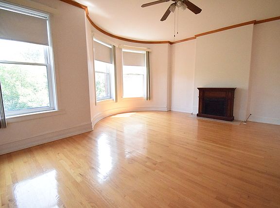 2nd image of 4326 N Kenmore Ave APT 3