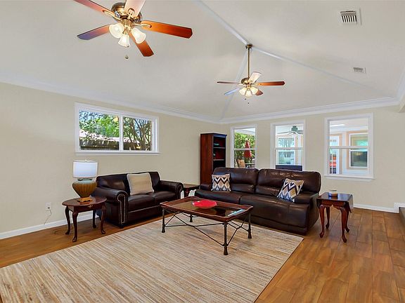 5th image of 2810 Cottonwood Drive