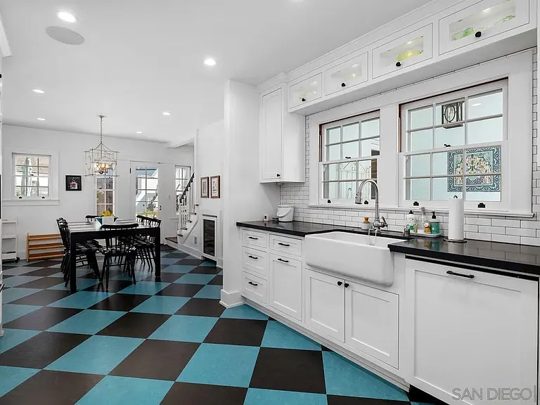 532 Marina Ave — Photo 15