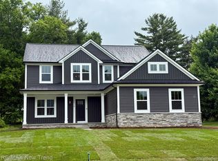 6514 Cambridge Cir, Clarkston, MI 48346