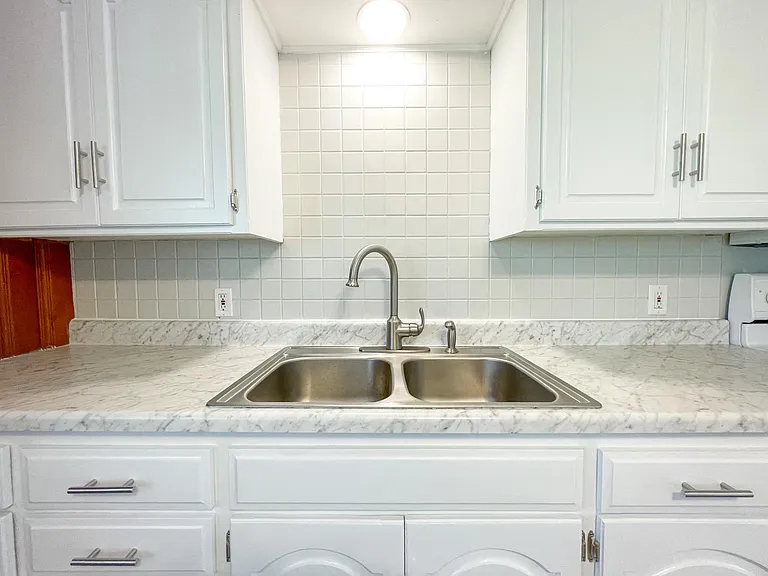 405 Hawthorne St — Photo 5