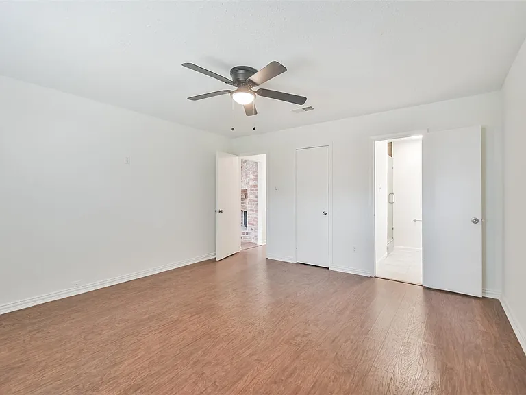 9719 Halkirk St — Photo 17