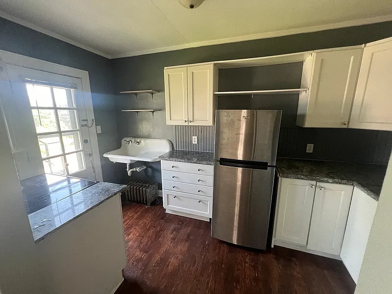 1 bed, 1.0 bath, $995 — Photo 2