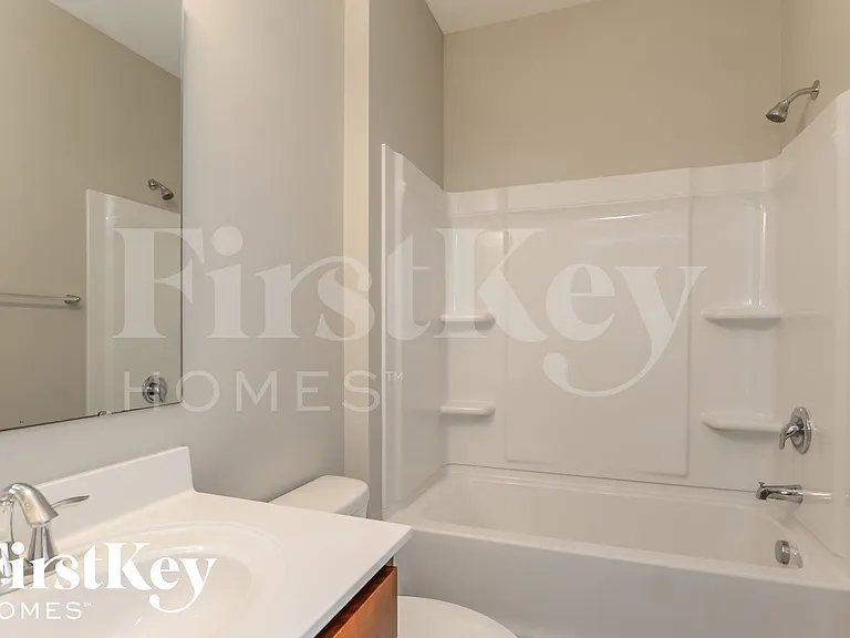 812 Southridge Dr — Photo 13